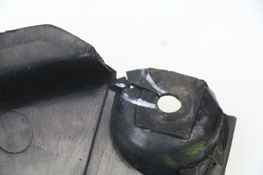 photo de CARENADO TRASERO IZQUIERDA SUZUKI GSXF GSX F 600 (1988 - 1997) - Zoom sobre los componentes