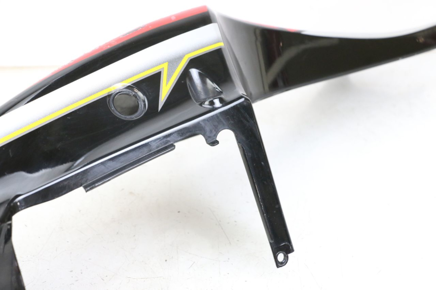 photo de CARENADO TRASERO IZQUIERDA HYOSUNG GTR 125 (2006 - 2008) - Detalles de los puntos de fijación
