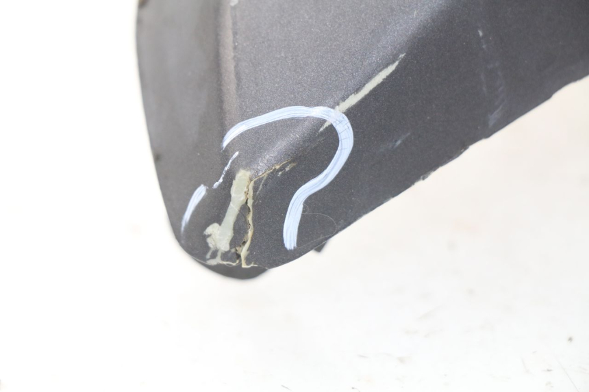 photo de CARENADO TRASERO IZQUIERDA SYM GTS EVO 125 (2009 - 2013) - Zoom sobre los componentes