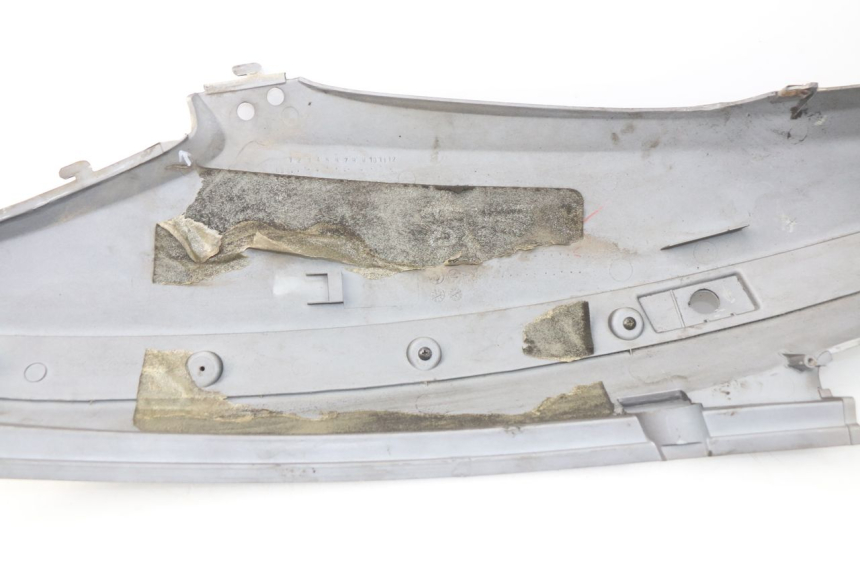 photo de CARENADO TRASERO IZQUIERDA SYM GTS EVO 125 (2009 - 2013) - Otra perspectiva