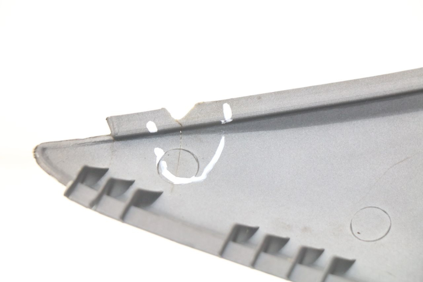 photo de CARENADO TRASERO IZQUIERDA SYM GTS EVO 125 (2009 - 2013) - Detalles de los puntos de fijación