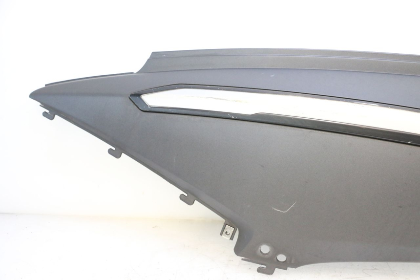 photo de CARENADO TRASERO IZQUIERDA SYM GTS EVO 125 (2009 - 2013) - Detalle de la pieza