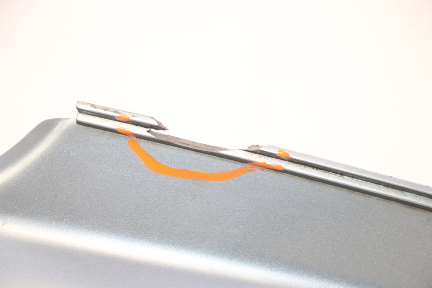 photo de CARENADO TRASERO IZQUIERDA DAELIM HISTORY 125 (2001 - 2002) - Primer plano técnico