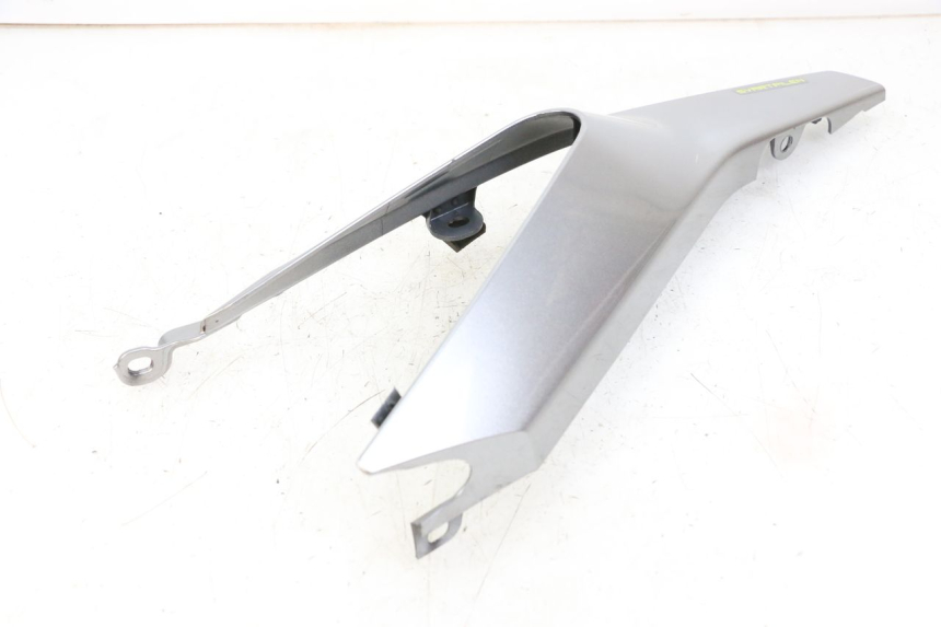 photo de CARENADO TRASERO IZQUIERDA HUSQVARNA SVARTPILEN 401 (2018 - 2023) - Primer plano técnico