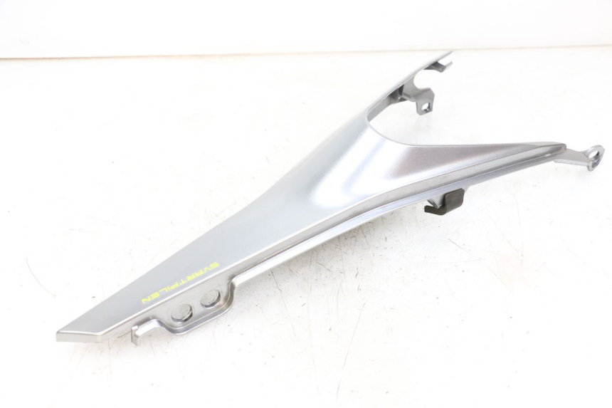 photo de CARENADO TRASERO IZQUIERDA HUSQVARNA SVARTPILEN 401 (2018 - 2023) - Detalles de los puntos de fijación