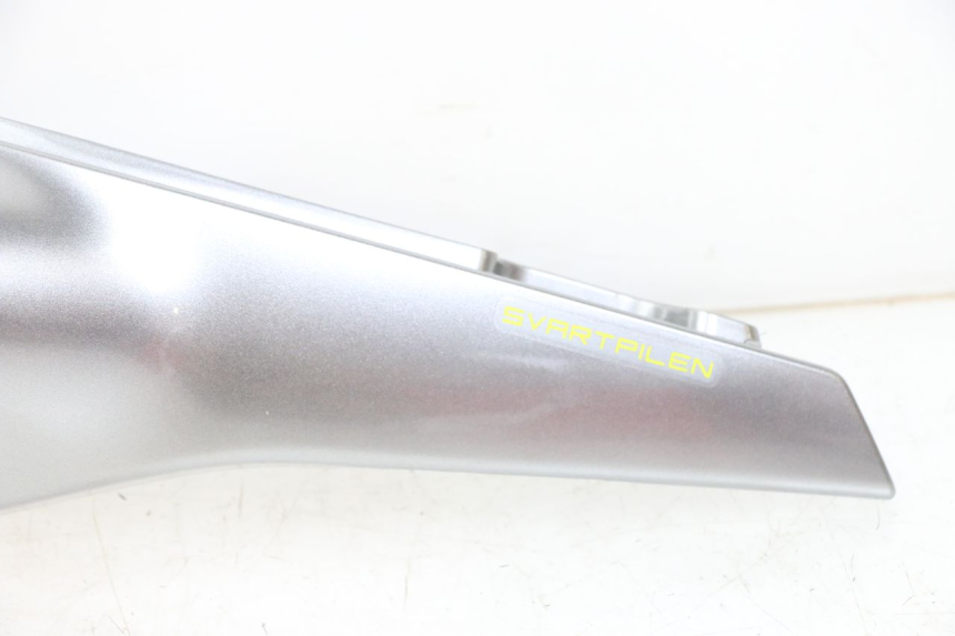 photo de CARENADO TRASERO IZQUIERDA HUSQVARNA SVARTPILEN 401 (2018 - 2023) - Recambio usado revisado