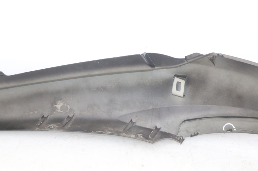 photo de FLANCO TRASERO IZQUIERDO YAMAHA HW XENTER 125 (2011 - 2017) - Primer plano técnico