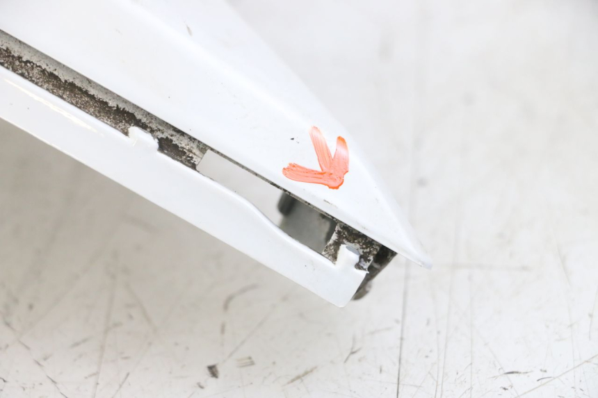 photo de FLANCO TRASERO IZQUIERDO SYM JET 14 4T 50 (2018 - 2022) - Estado de la superficie y material