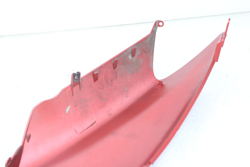 photo de CARENADO TRASERO IZQUIERDA YAMAHA JOG R 50 (2004 - 2014) - Primer plano técnico