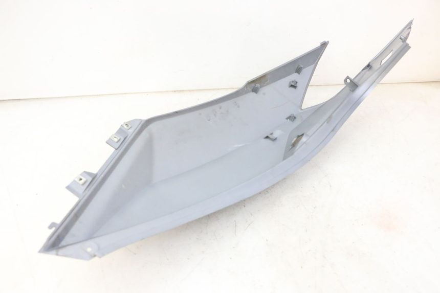 photo de CARENADO TRASERO IZQUIERDA SYM JOYMAX 125 (2010 - 2017) - Detalle de la pieza