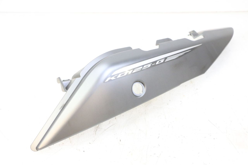 photo de CARENADO TRASERO IZQUIERDA KIDEN KD125-G 125 (2018 - 2022) - Marcados y referencias originales