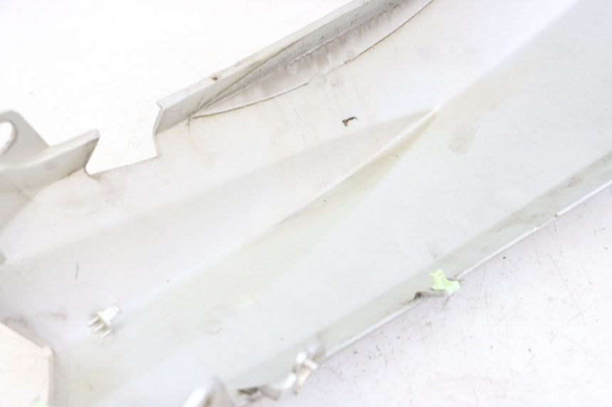 photo de CARENADO TRASERO IZQUIERDA PEUGEOT KISBEE 2T 50 (2018 - 2022) - Otra perspectiva