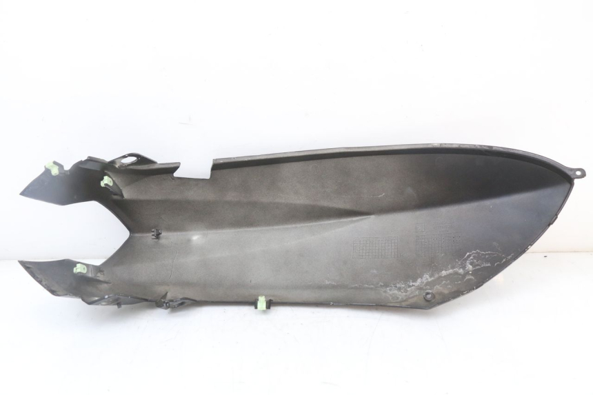 photo de FLANCO TRASERO IZQUIERDO PEUGEOT KISBEE 4T 50 (2018 - 2022) - Primer plano técnico