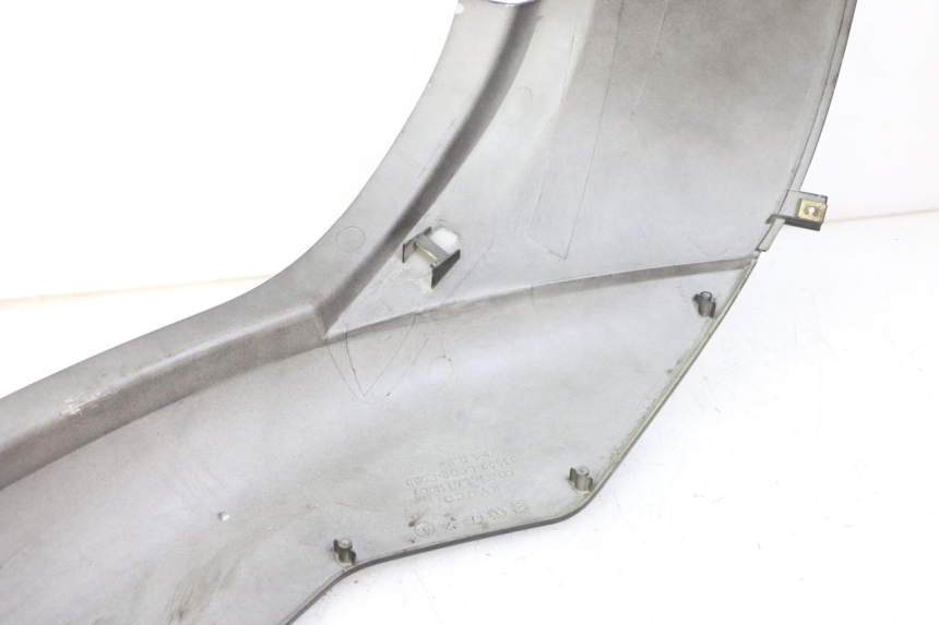 photo de CARENADO TRASERO IZQUIERDA KYMCO PEOPLE S 125 (2000 - 2008) - Detalles de los puntos de fijación