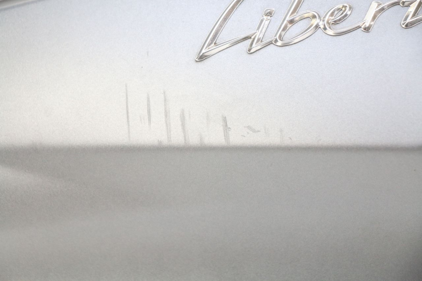 photo de FLANCO TRASERO IZQUIERDO PIAGGIO LIBERTY IGET 4T 50 (2015 - 2020) - Estado de la superficie y material