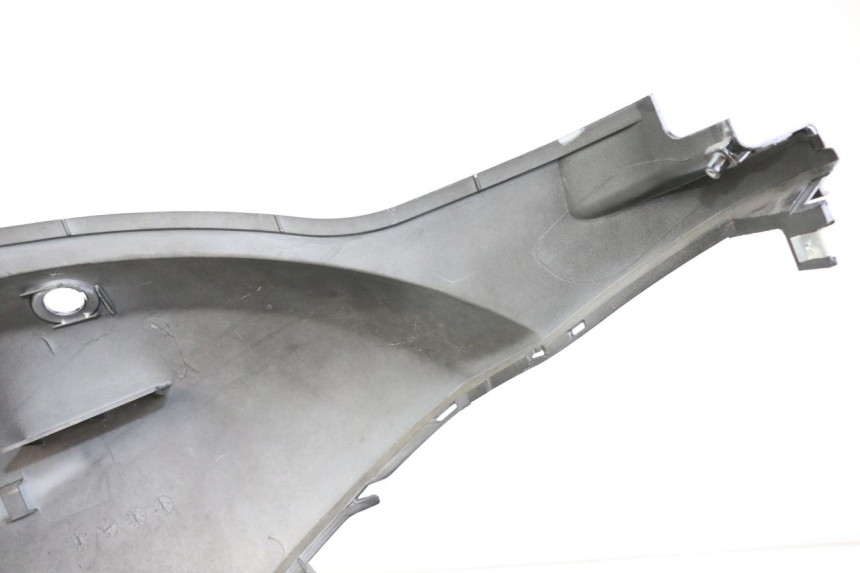 photo de CARENADO TRASERO IZQUIERDA SYM MIO 50 (2011 - 2017) - Otra perspectiva