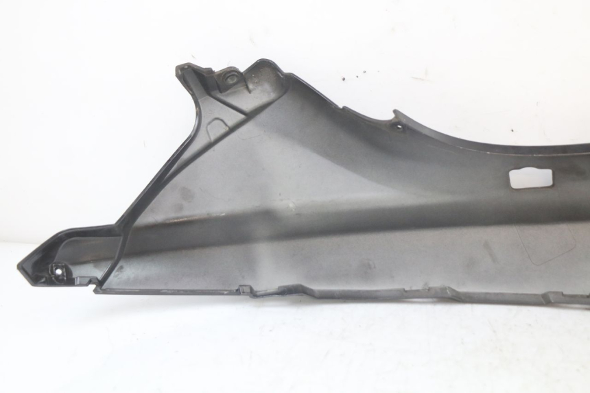 photo de CARENADO TRASERO IZQUIERDA PIAGGIO MP3 LT 400 (2007 - 2012) - Estado de la superficie y material