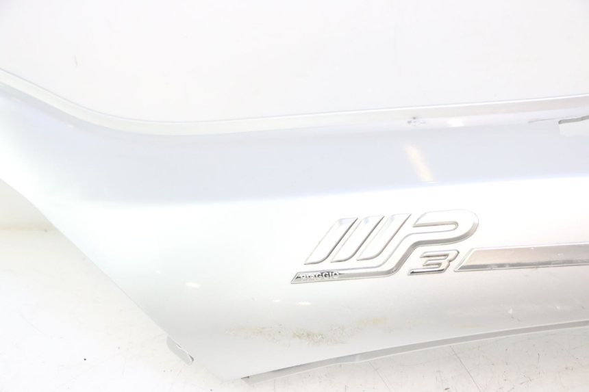 photo de CARENADO TRASERO IZQUIERDA PIAGGIO MP3 LT 300 (2010 - 2016) - Zoom sobre los componentes