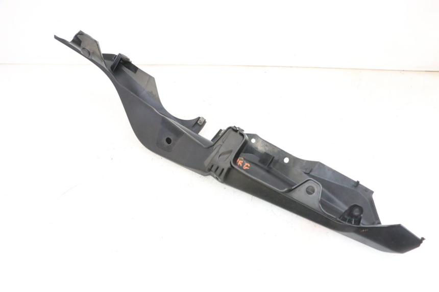 photo de CARENADO TRASERO IZQUIERDA YAMAHA MT-07 MT07 ABS 700 (2018 - 2020) - Primer plano técnico