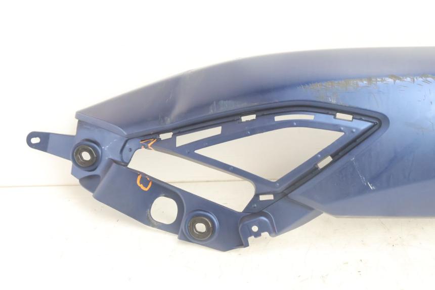 photo de CARENADO TRASERO IZQUIERDA YAMAHA N-MAX NMAX 125 (2021 - 2024) - Detalle de la pieza