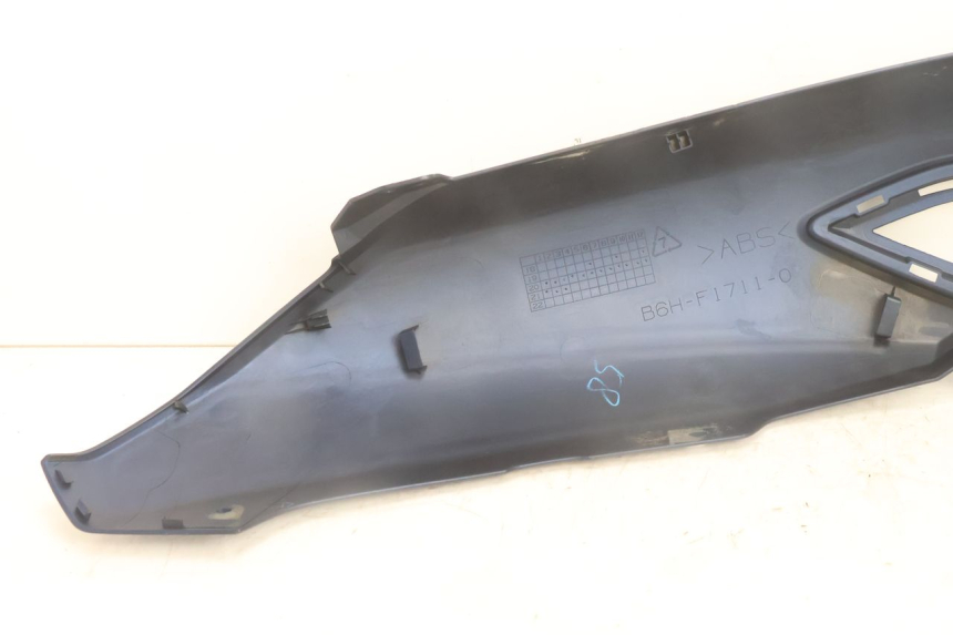 photo de CARENADO TRASERO IZQUIERDA YAMAHA N-MAX NMAX 125 (2021 - 2024) - Marcados y referencias originales