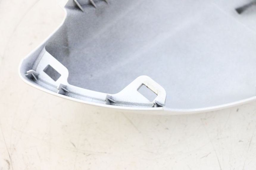 photo de CARENADO TRASERO IZQUIERDA YAMAHA NEO'S CORE 1 (2022 - 2026) - Zoom estado de uso