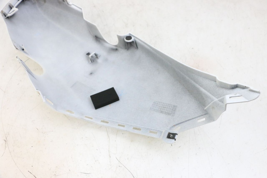 photo de CARENADO TRASERO IZQUIERDA YAMAHA NEO'S CORE 1 (2022 - 2026) - Vista general del producto