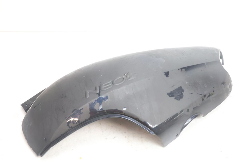 photo de CARENADO TRASERO IZQUIERDA YAMAHA NEO'S NEOS 2T 50 (1998 - 2007) - Primer plano técnico