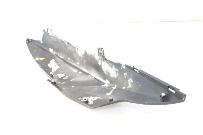 photo de CARENADO TRASERO IZQUIERDA PIAGGIO NEW TYPHOON 50 (2018 - 2021) - Primer plano de alta resolución