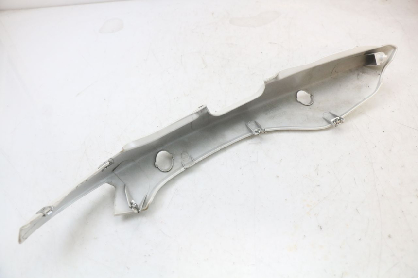 photo de CARENADO TRASERO IZQUIERDA MOTO GUZZI NORGE 8V GT 1200 (2011 - 2016) - Vista general del producto