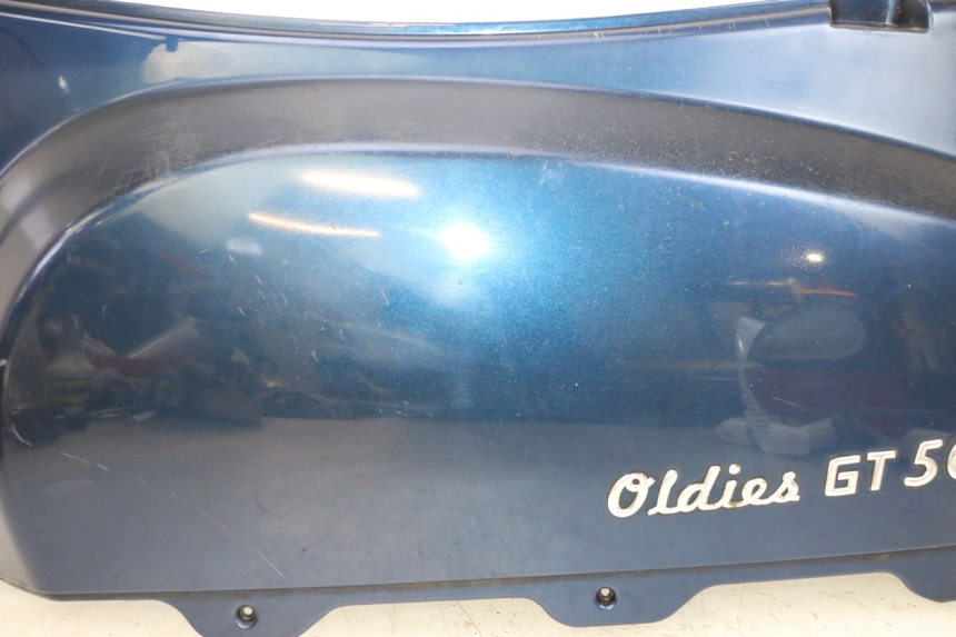 photo de CARENADO TRASERO IZQUIERDA JM MOTORS OLDIES GT 4T 50 (2018 - 2025) - Enfoque en la estructura