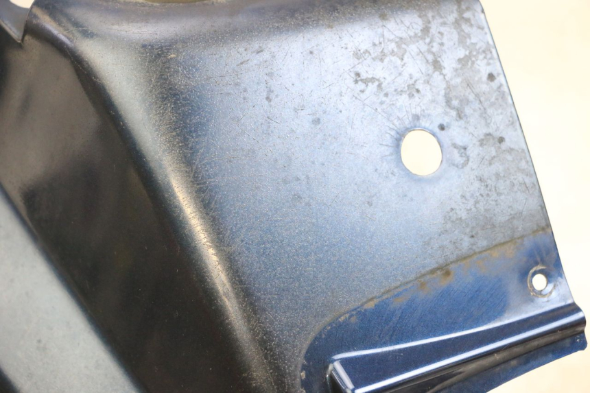 photo de CARENADO TRASERO IZQUIERDA JM MOTORS OLDIES GT 4T 50 (2018 - 2025) - Primer plano técnico