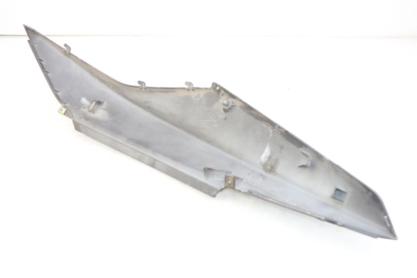 photo de CARENADO TRASERO IZQUIERDA SYM ORBIT III 3 4T 50 (2021 - 2025) - Primer plano técnico