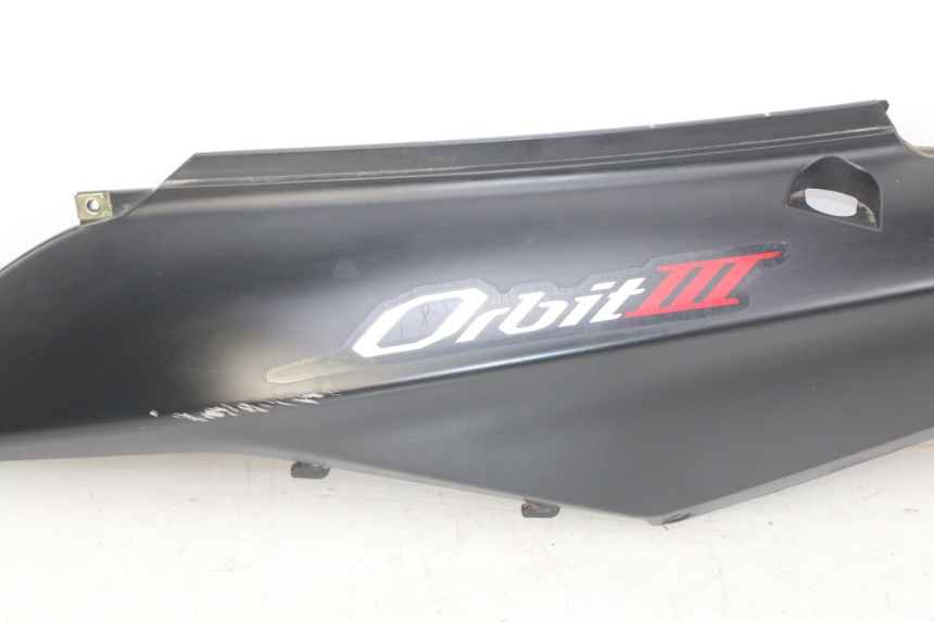 photo de CARENADO TRASERO IZQUIERDA SYM ORBIT III 3 4T 50 (2021 - 2025) - Recambio usado revisado