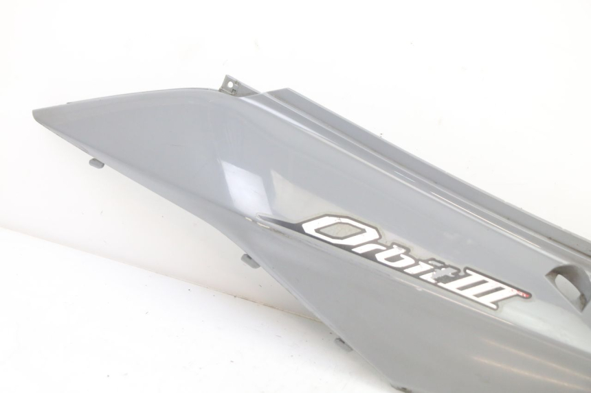 photo de CARENADO TRASERO IZQUIERDA SYM ORBIT III 3 4T 50 (2021 - 2025) - Detalle de la pieza