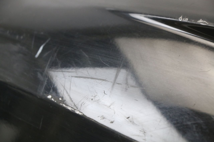 photo de CARENADO TRASERO IZQUIERDA HONDA PCX (JF28) 125 (2009 - 2011) - Características distintivas