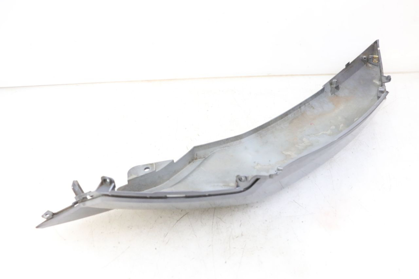 photo de CARENADO TRASERO IZQUIERDA PEUGEOT BELVILLE 125 (2017 - 2021) - Zoom estado de uso