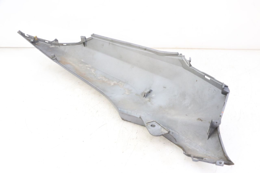 photo de CARENADO TRASERO IZQUIERDA PEUGEOT BELVILLE 125 (2017 - 2021) - Otra perspectiva