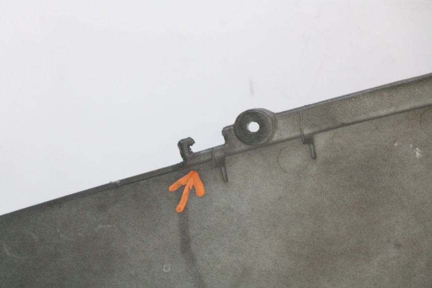 photo de CARENADO TRASERO IZQUIERDA PEUGEOT DJANGO 125 (2014 - 2017) - Marcados y referencias originales