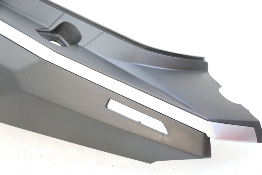 photo de FLANCO TRASERO IZQUIERDO PEUGEOT TWEET 4T 50 (2023 - 2025) - Zoom sobre los componentes