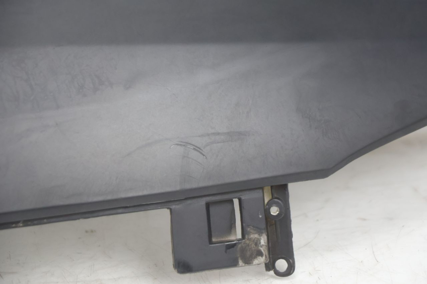 photo de CARENADO TRASERO IZQUIERDA TNT MOTOR ROMA 12' 2T 50 (2007 - 2018) - Detalles de los puntos de fijación