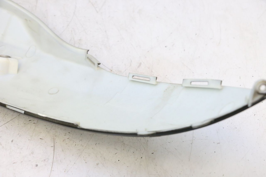 photo de CARENADO TRASERO IZQUIERDA TNT MOTOR ROMA 12' 2T 50 (2007 - 2018) - Detalles de los puntos de fijación