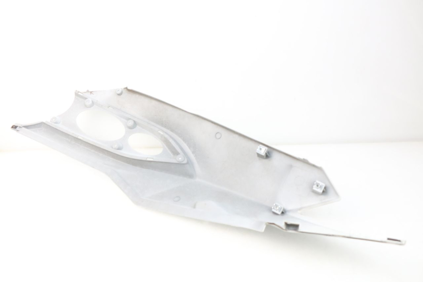 photo de FLANCO TRASERO IZQUIERDO DAELIM S3 125 (2010 - 2017) - Detalles de los puntos de fijación