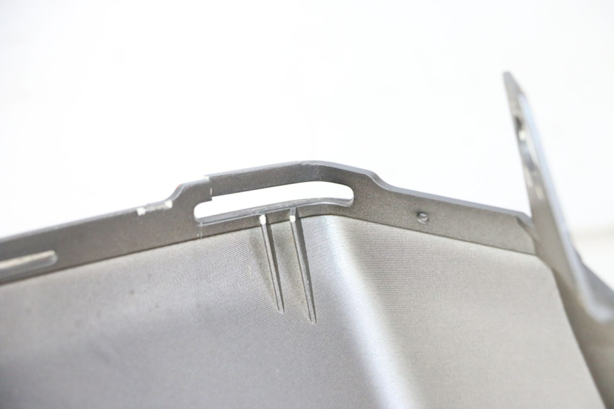 photo de CARENADO TRASERO IZQUIERDA PEUGEOT SATELIS 125 (2013 - 2018) - Otra perspectiva