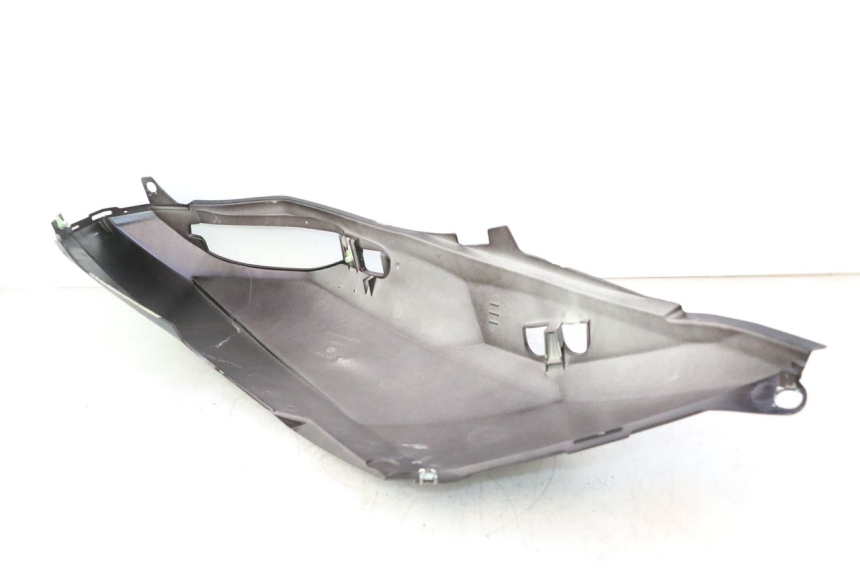 photo de CARENADO TRASERO IZQUIERDA PEUGEOT SATELIS 125 (2006 - 2009) - Ángulo de visión alternativo