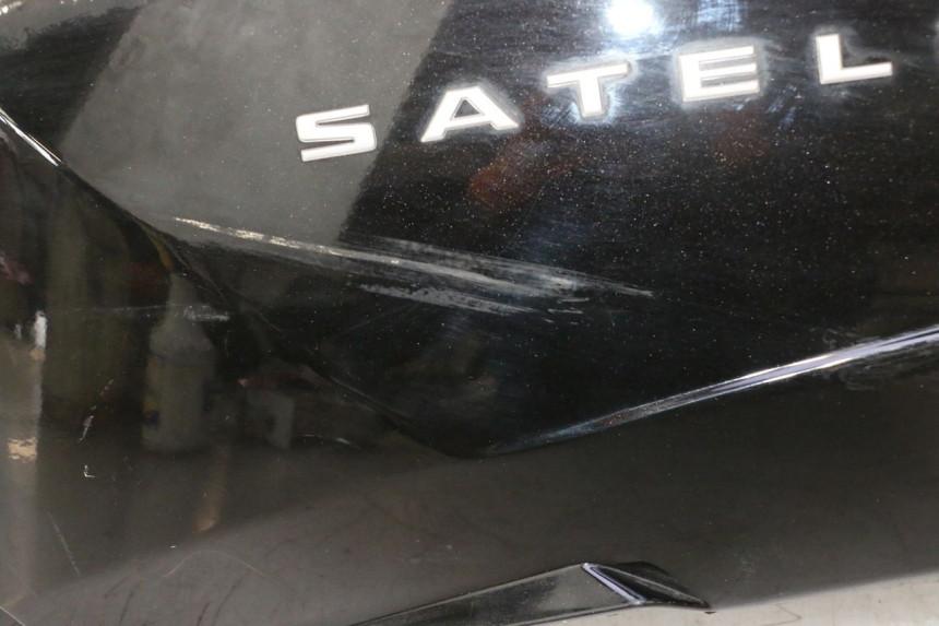 photo de CARENADO TRASERO IZQUIERDA PEUGEOT SATELIS 125 (2006 - 2009) - Detalles de los puntos de fijación