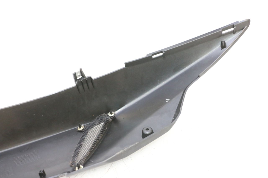 photo de CARENADO TRASERO IZQUIERDA APRILIA SR MOTARD 50 (2012 - 2018) - Marcados y referencias originales
