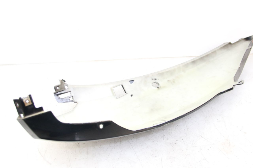 photo de CARENADO TRASERO IZQUIERDA RAZZO STEED 125 (2012 - 2018) - Detalles de los puntos de fijación