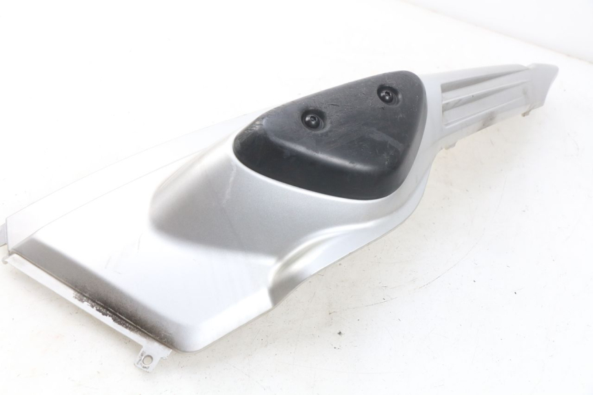 photo de FLANCO TRASERO IZQUIERDO MBK STUNT NAKED 50 (2004 - 2018) - Primer plano técnico