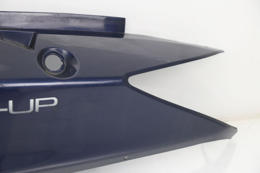 photo de CARENADO TRASERO IZQUIERDA PEUGEOT SUM UP 125 (2008 - 2013) - Primer plano de alta resolución